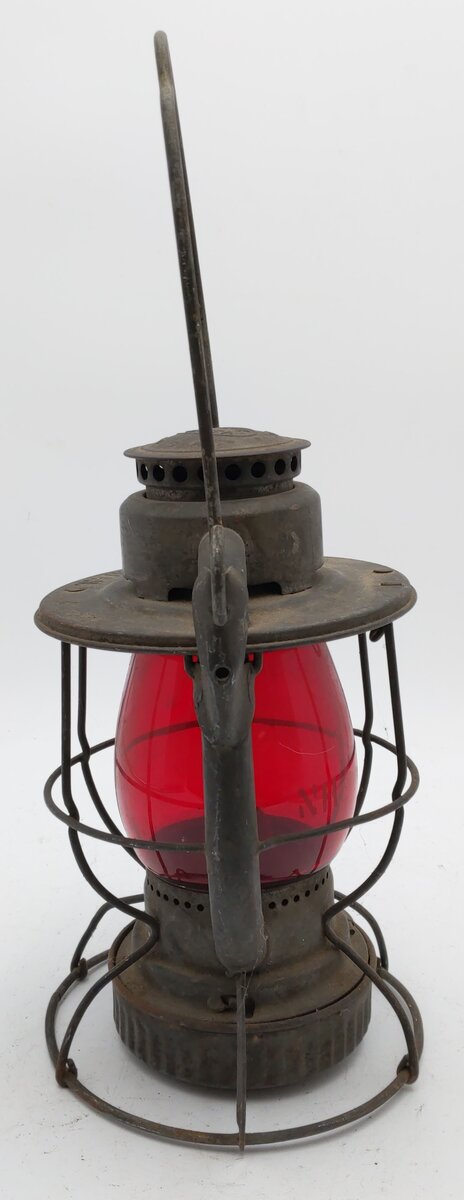 Dietz Vintage NYNH&H Railroad Lantern w/Red Globe VG