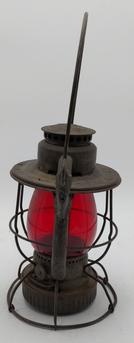 Dietz Vintage NYNH&H Railroad Lantern w/Red Globe VG