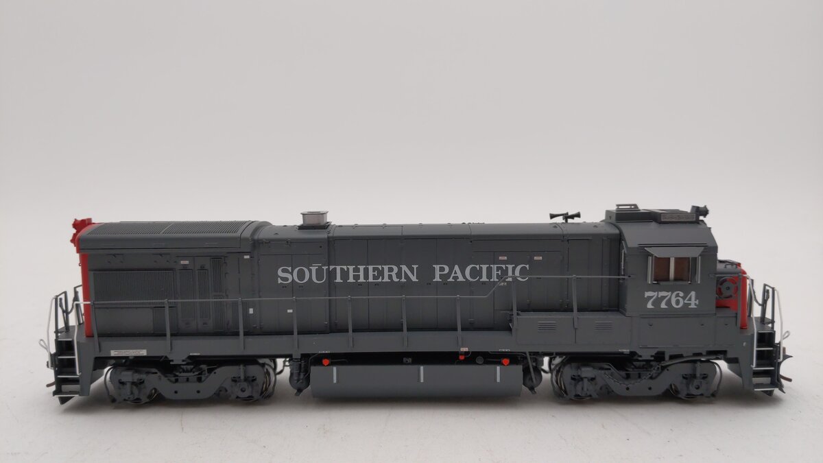 Rapido Trains 18542 HO Southern Pacific GE B36-7 Diesel Loco DCC/Sound #7764