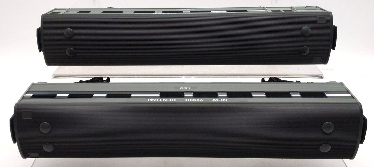 MTH 30-6024 O NYC RailKing O-27 Streamlined Combo/Diner Passenger Set (Set of 2) LN/Box