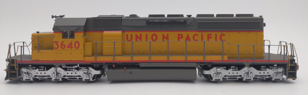 Scale Trains SXT10614 HO UP EMD SD40-2 Diesel Locomotive w/ DCC & Sound #3640 NIB
