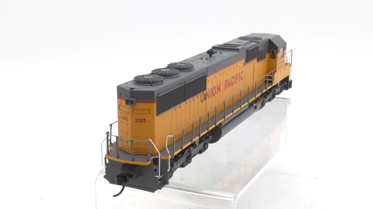 Walthers 910-19760 HO Union Pacific EMD SD60 Spartan Cab Diesel #2203 w/DCC