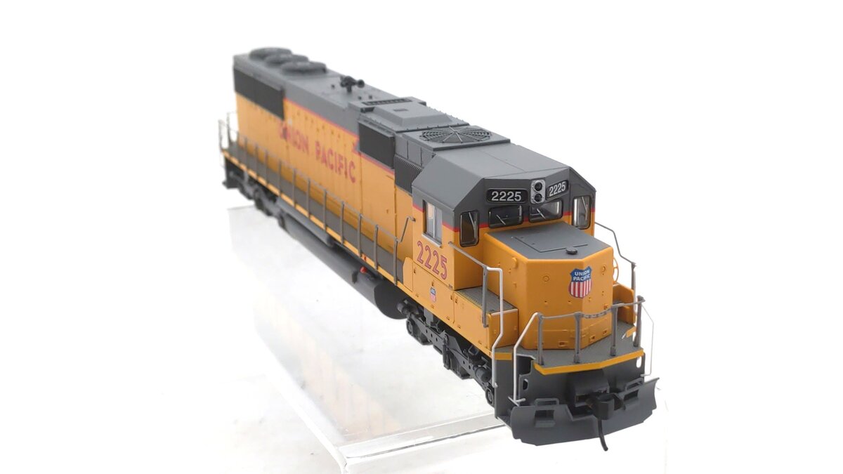 Walthers 910-19761 HO Union Pacific EMD SD60 Spartan Cab Diesel #2225 w/DCC