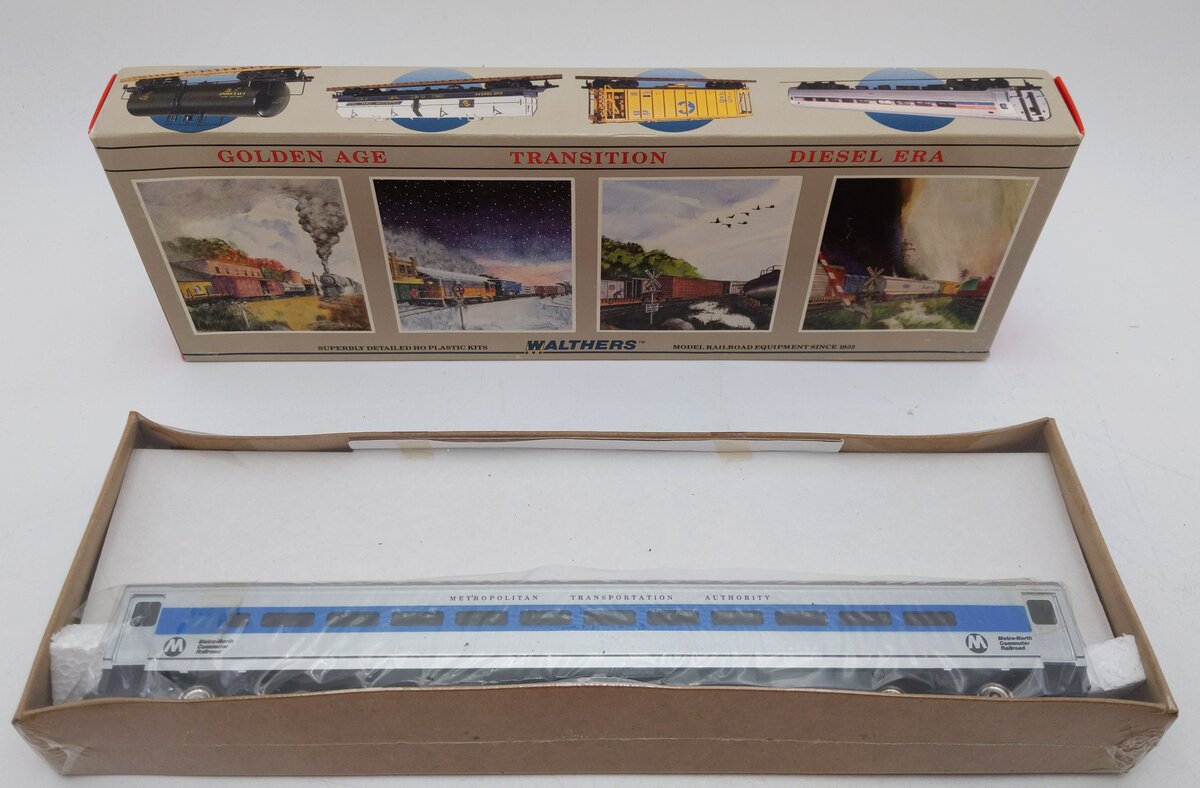 Walthers 932-6074 HO Scale Metro North 85' Horizon Commuter Coach Assembled