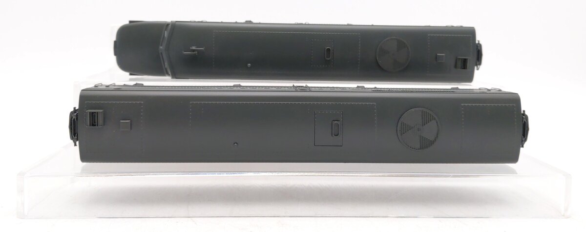 Walthers 910-10085 HO New York Central Alco PA-PB Set Diesel Loco #4203,4302
