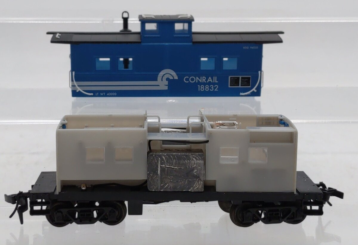 Proto 2000 8232 HO Scale Conrail Caboose #18832 LN/Box