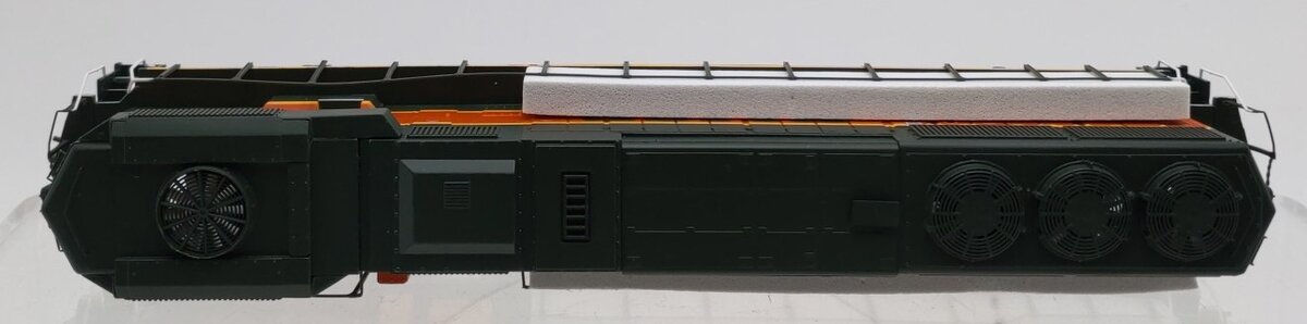 Athearn 88870 HO Burlington Northern & Santa Fe RTR GP60B Diesel Locomotive #338