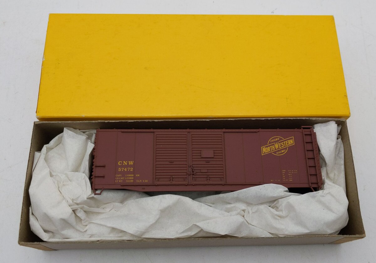 Accurail 3005 HO North Western 40' Double Door Steel boxcar kit #57472 NIB