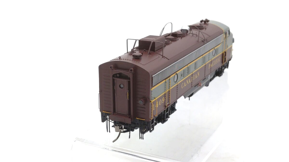 Rapido Trains 220535 HO Scale Canadian Pacific GMD FP9A Diesel Locomotive #1409