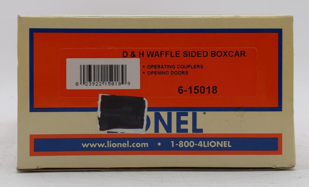 Lionel 6-15018 O Gauge D&H Waffle-Sided Boxcar #24052