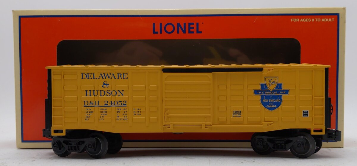 Lionel 6-15018 O Gauge D&H Waffle-Sided Boxcar #24052