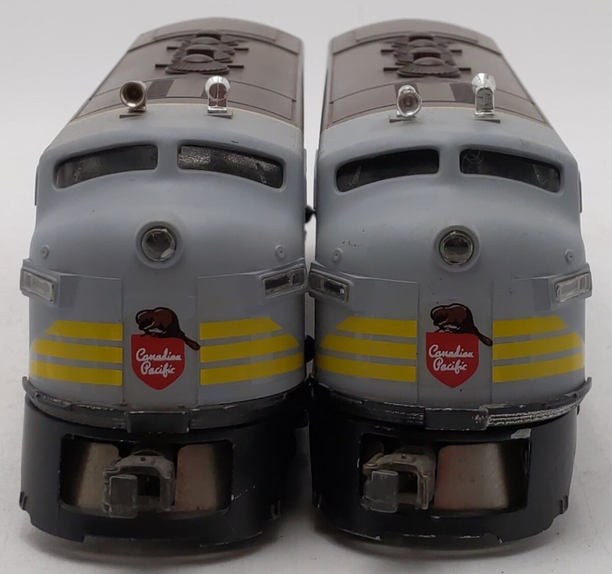 Lionel 2373 Vintage O Canadian Pacific F3 AA Diesel Locomotive Set