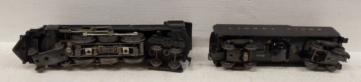 Lionel 2055 Vintage O 4-6-4 Hudson Steam Locomotive with 6026W Tender VG