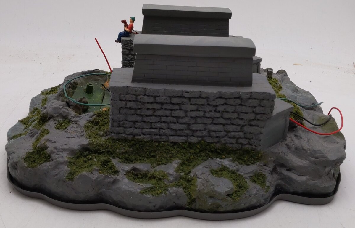 K-Line K-42402 O Gauge Operating Fisherman on Trestle VG/Box