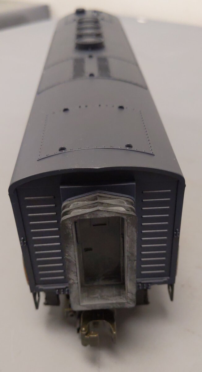 MTH 20-2152-4 O Gauge Louisville & Nashville F-3 Powered Diesel B-Unit #701 EX/Box