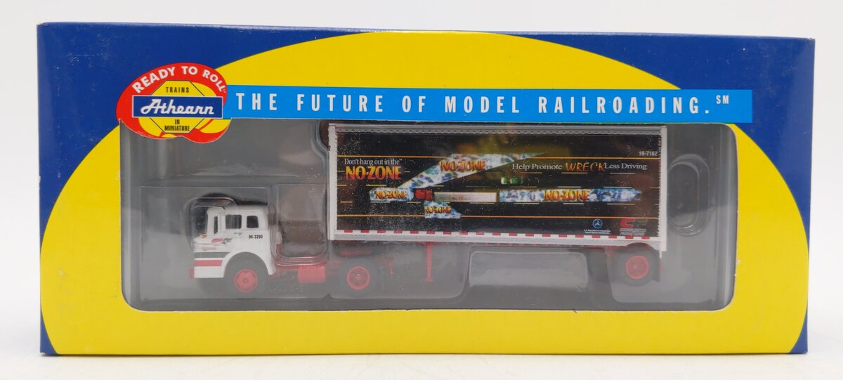 Athearn 91021 HO No Zone Consolidated Freightways Ford C & 28' Wedge Trailer