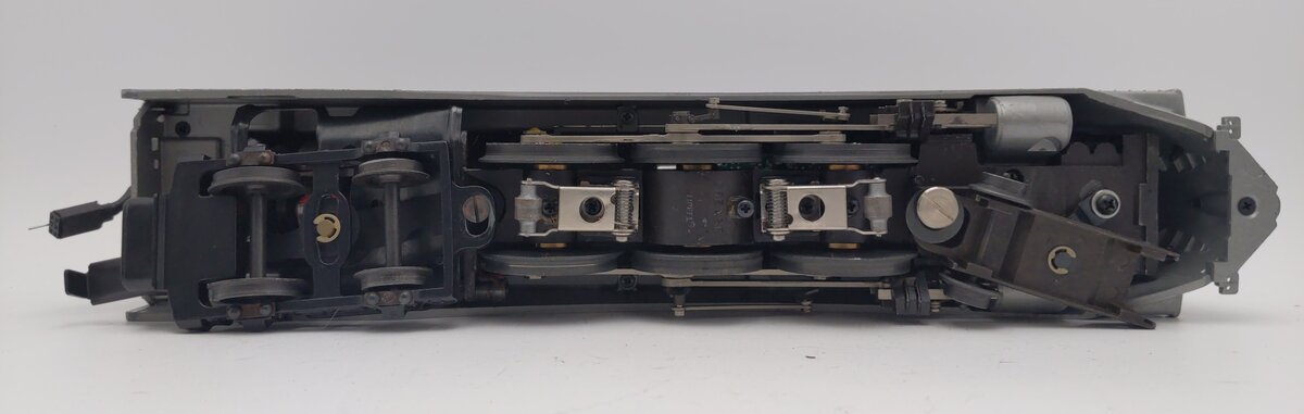 Lionel 6-18045 O Gauge NYC Commodore Vanderbilt 4-6-4 Steam Locomotive & Tender VG