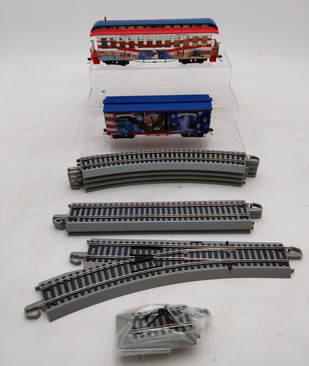 Hawthorne Village HO Freight Cars w/Track Sections  [10] LN
