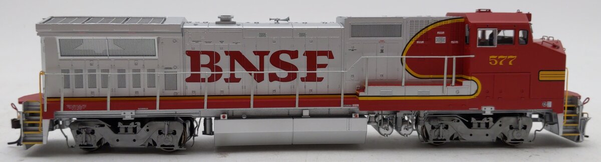 Atlas 7273 HO BNSF Warbonnet Dash 8-40BW Diesel Locomotive Standard DC #577