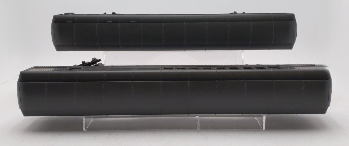 MTH 20-4107 O Santa Fe 70' Madison Combine/Diner Passenger Car Set (Set of 2) LN/Box