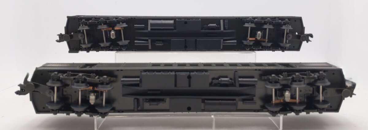 MTH 20-4107 O Santa Fe 70' Madison Combine/Diner Passenger Car Set (Set of 2) LN/Box