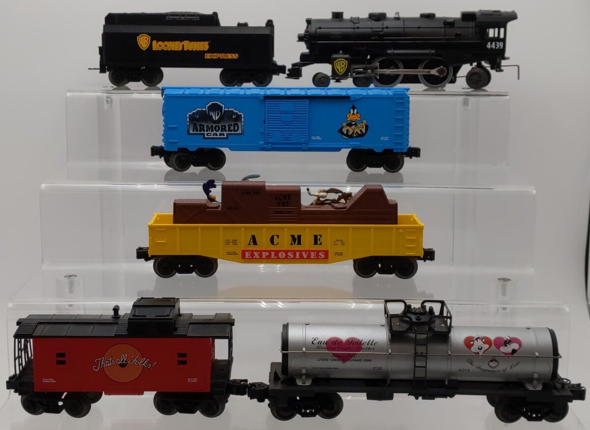 Lionel 6-21936 O Gauge Warner Bros. Looney Tunes Steam Freight Train Set VG/Box