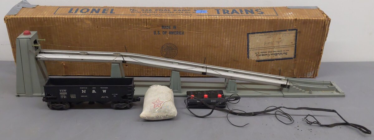 Lionel 456 Vintage O Operating Coal Ramp, Controller & 3456 Operating Hopper Car VG/Box