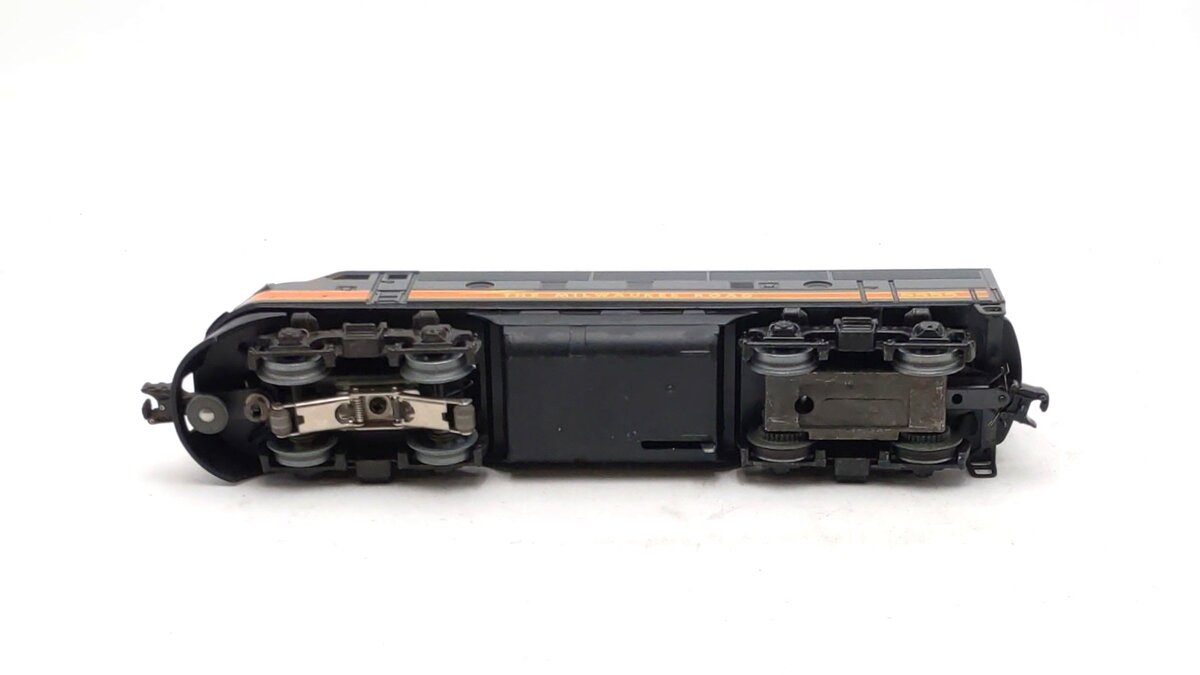 Lionel 6-8555 O Gauge Milwaukee Road F-3 Powered A Unit Diesel Locomotive EX/Box
