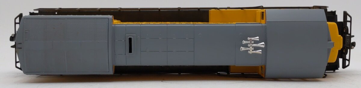 Lionel 6-8573 Union Pacific U36B Dummy Diesel Locomotive w/Horn LN/Box