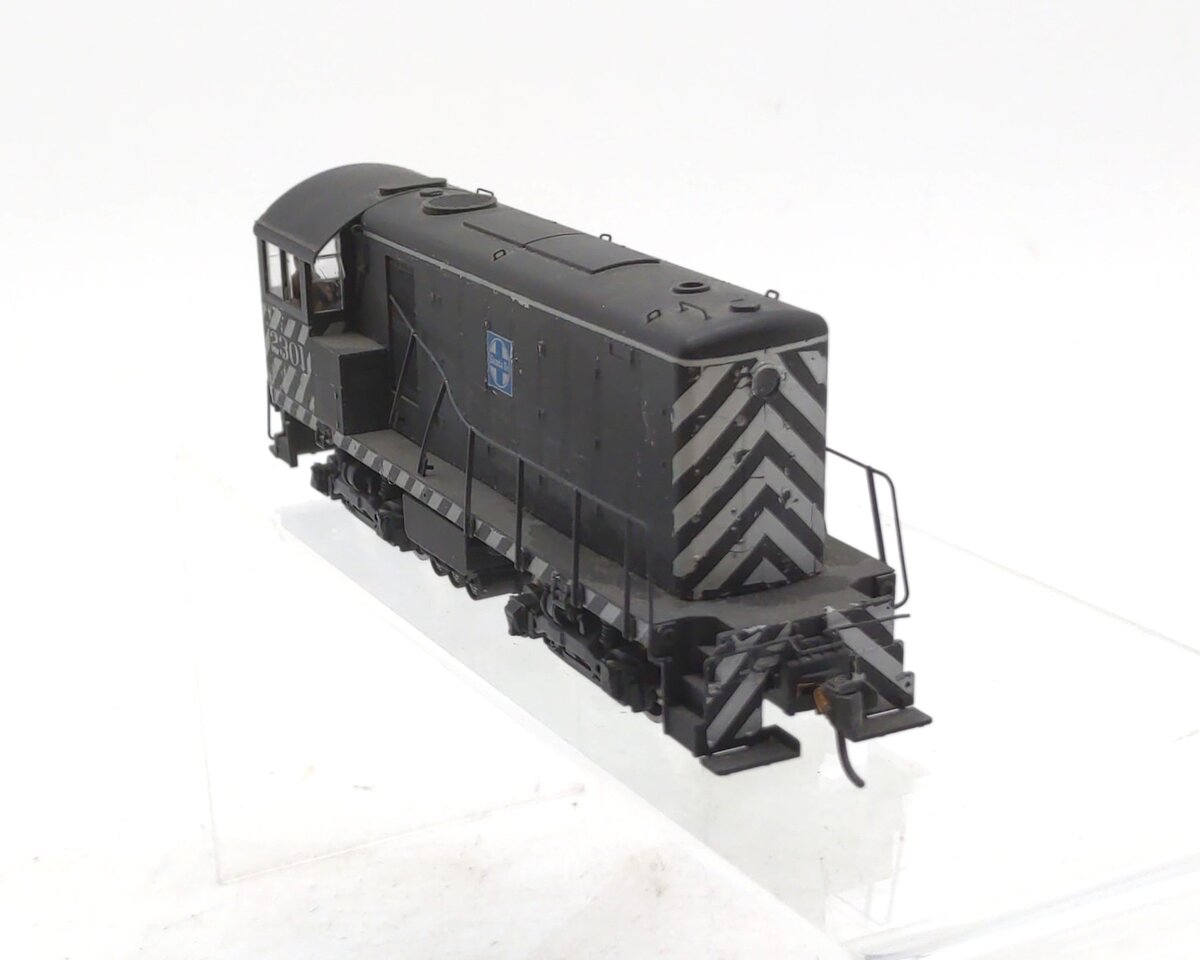 Atlas 10000808 HO Scale Custom Santa Fe HH660 Diesel Locomotive #2301 w/DCC VG/Box