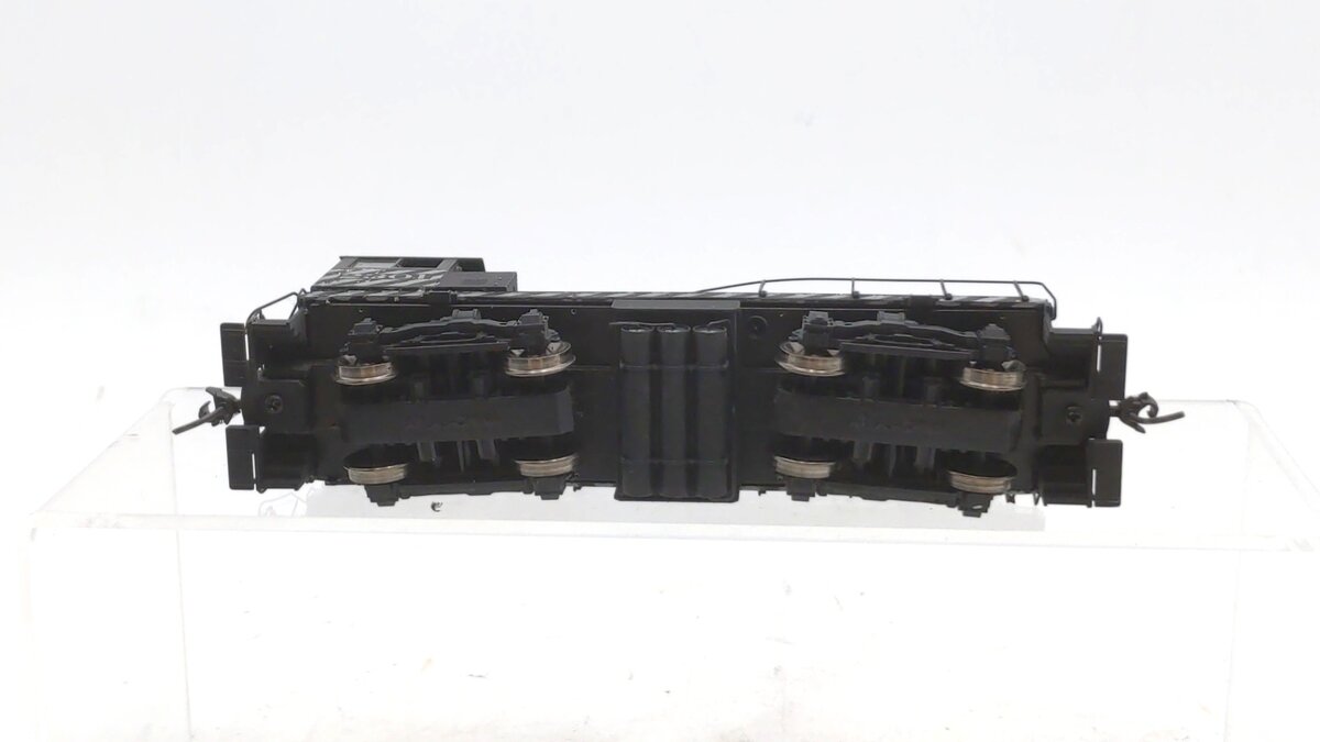 Atlas 10000808 HO Scale Custom Santa Fe HH660 Diesel Locomotive #2301 w/DCC VG/Box