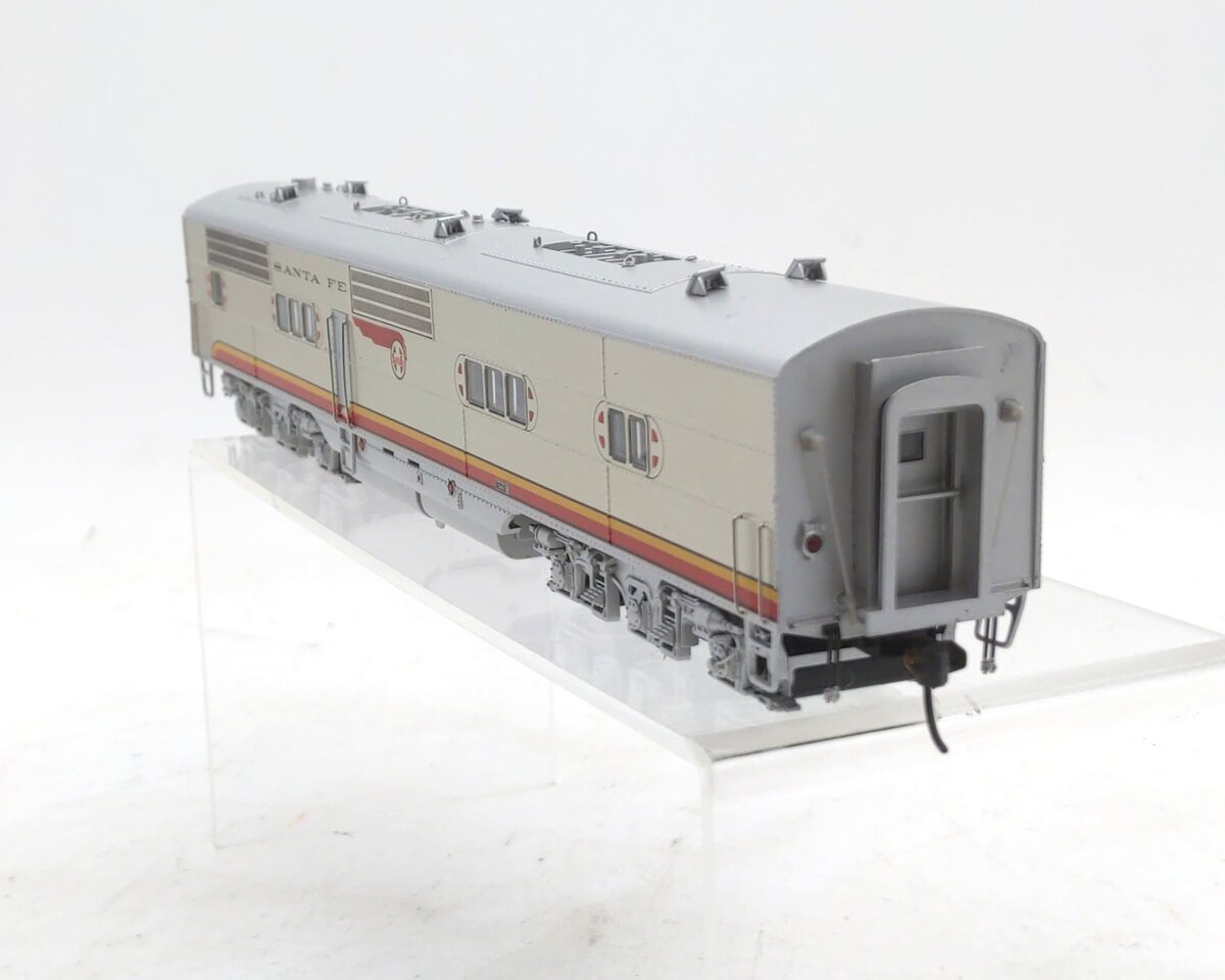 Broadway Limited 6895 HO ATSF E1 B-Diesel Locomotive Sound/DC/DCC #4A