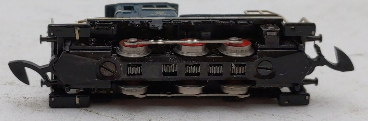 Marklin 8804 Z Scale DB 260 Diesel Switcher Engine #789-3 – Trainz