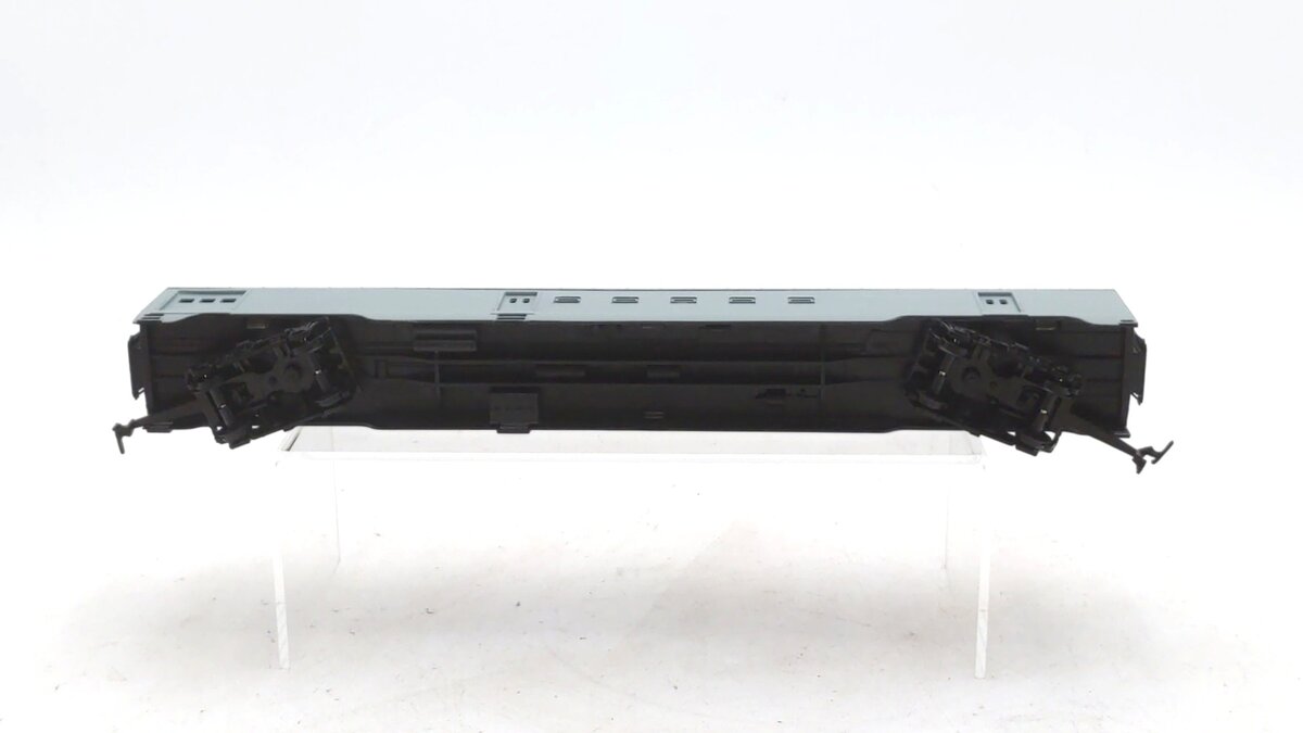 IHC 48295 HO Scale New York Central 'Mercury' Smooth Side RPO Car #2910