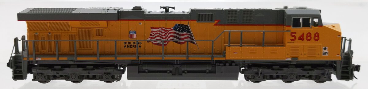 Kato 176-8943 N Union Pacific GE ES44AC Diesel Locomotive #5488