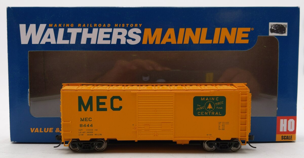 Walthers 910-2257 HO Maine Central 40' ACF Welded Boxcar with 8' Door #8444