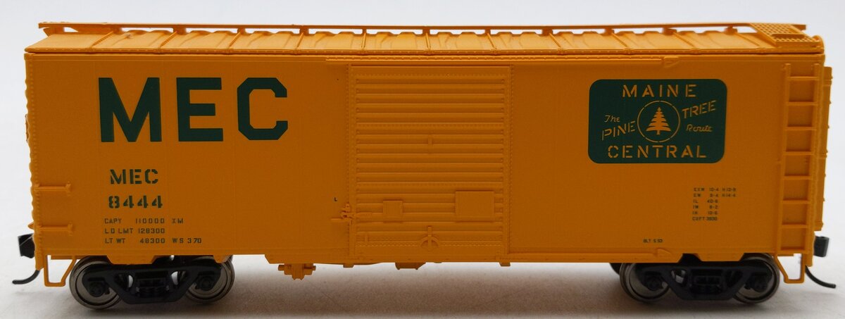 Walthers 910-2257 HO Maine Central 40' ACF Welded Boxcar with 8' Door #8444