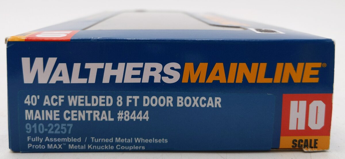 Walthers 910-2257 HO Maine Central 40' ACF Welded Boxcar with 8' Door #8444