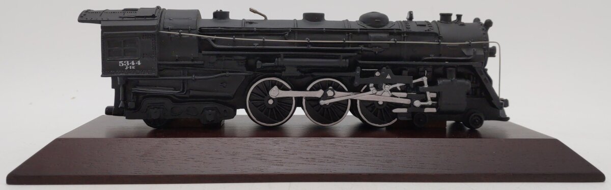 Avon Train Collection 700E Hudson Locomotive Reproduction /w Wood Display Base EX/Box