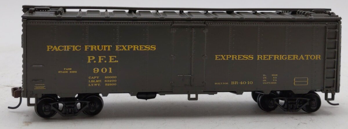 Athearn 7129 HO Scale Pacific Fruit Express 40' Steel Reefer #901