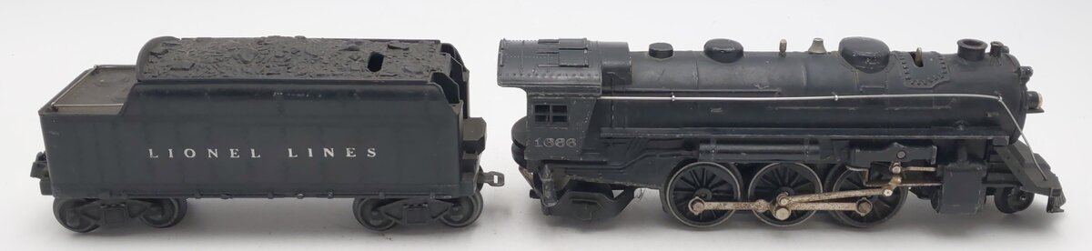 Lionel 1666 Vintage O 2-6-2 Die-Cast Steam Locomotive & 2466WX Tender VG