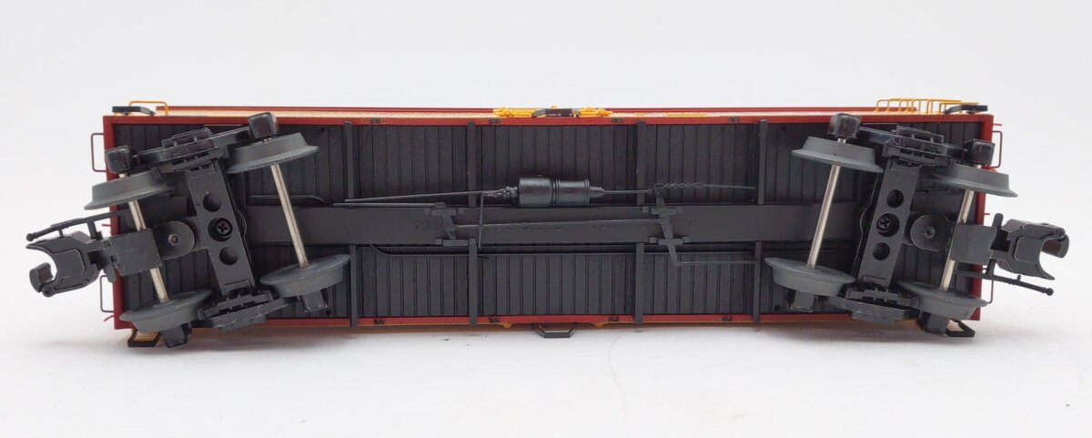 Atlas 3003042 O Swift 36' Wood Reefer (3 Rail)