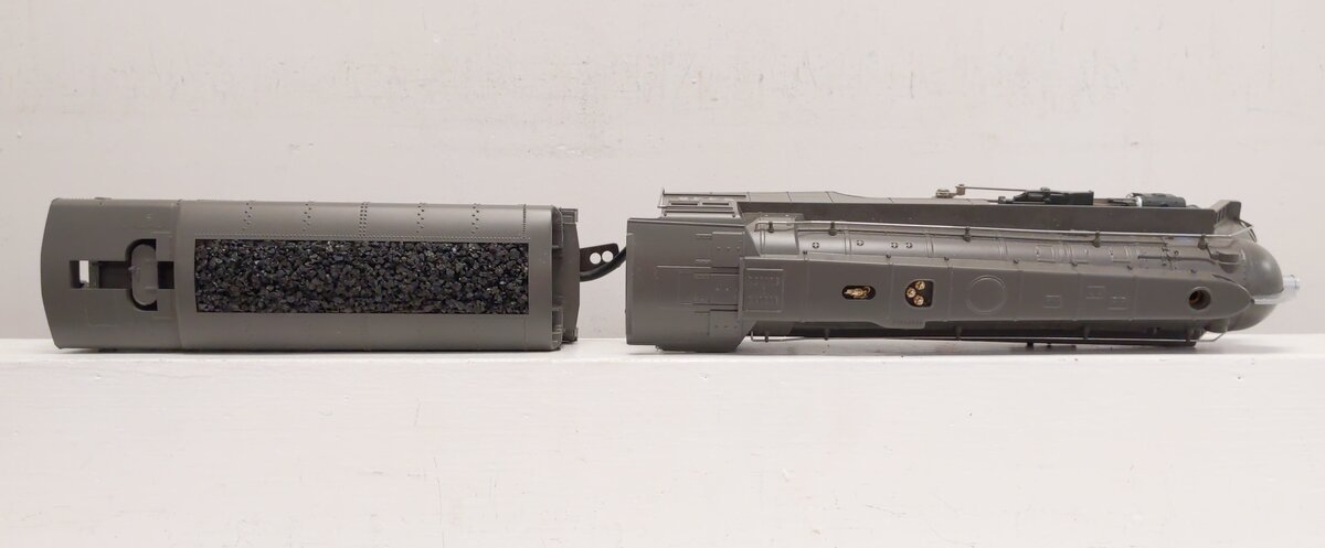 MTH 30-1443-1 NYC 4-6-4 Dreyfuss Steam Locomotive & Tender w/PS2 #5448