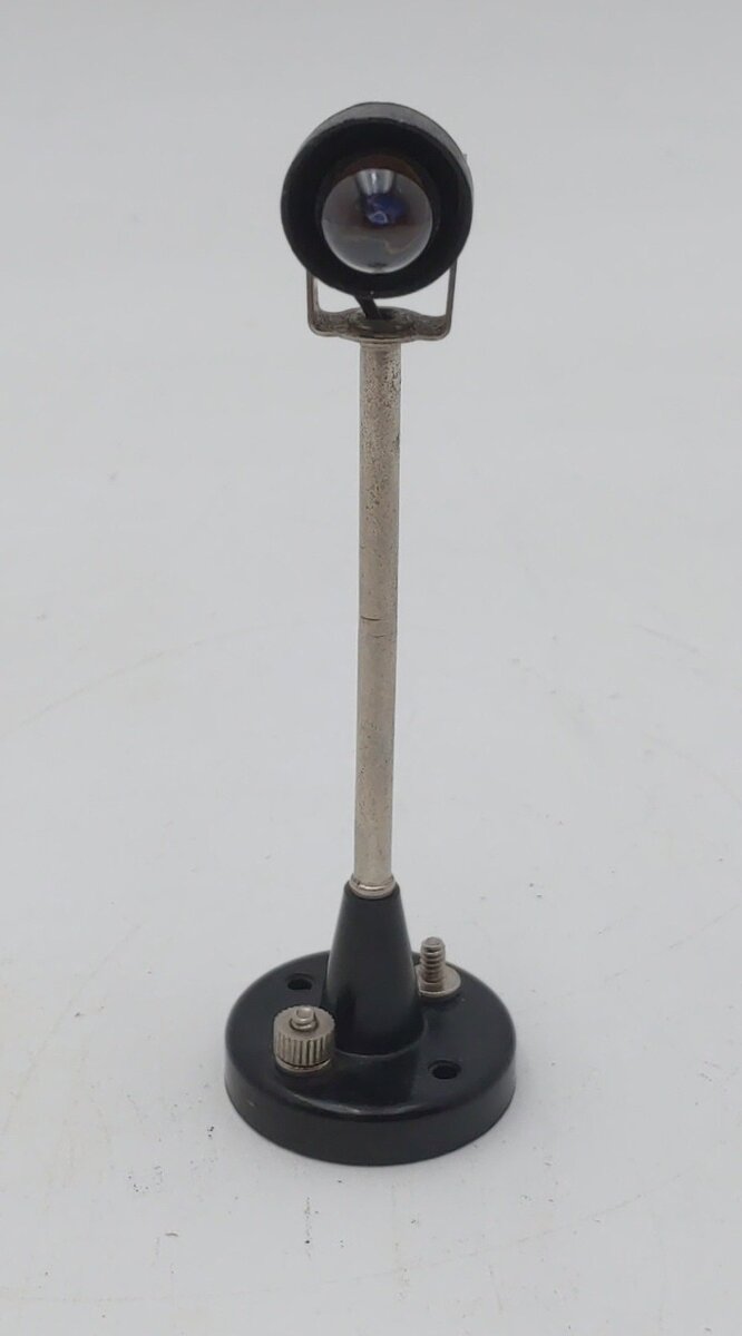 Lionel 70 Vintage O Yard Light VG/Box