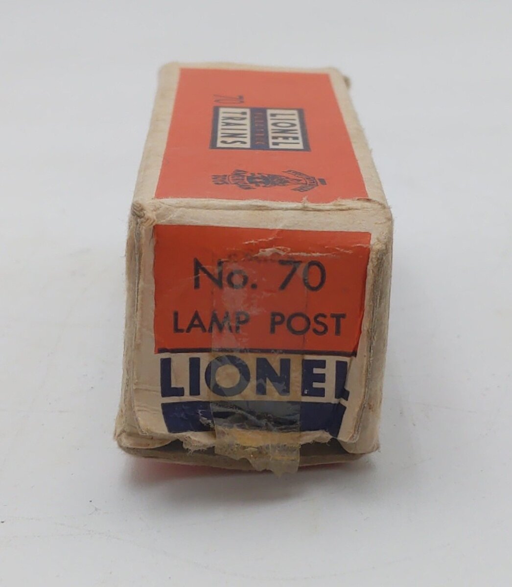 Lionel 70 Vintage O Yard Light VG/Box