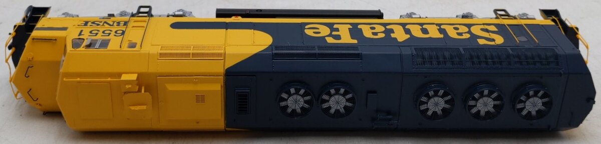 Athearn G67588 HO Burlington Northern Santa Fe (Patch) F45 Diesel #6551