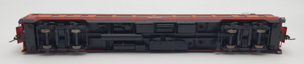 Athearn G97107 HO Scale Southern Pacific Daylight 77' Pullman Chair Car #2400