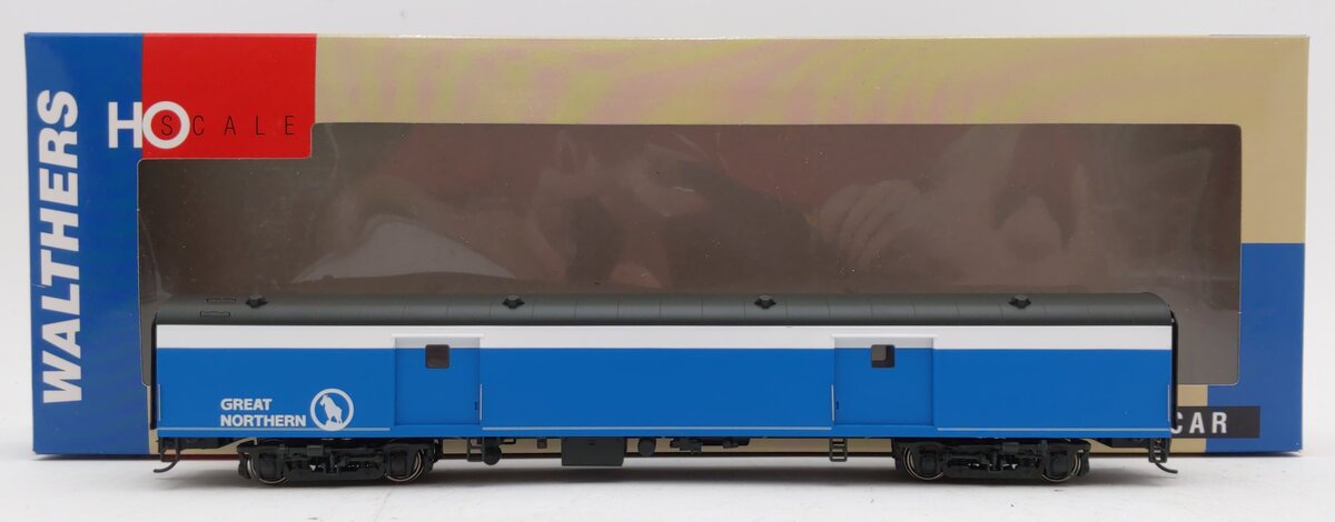 Walthers 932-15053 Great Northern PS 73ft Baggage Passenger Car