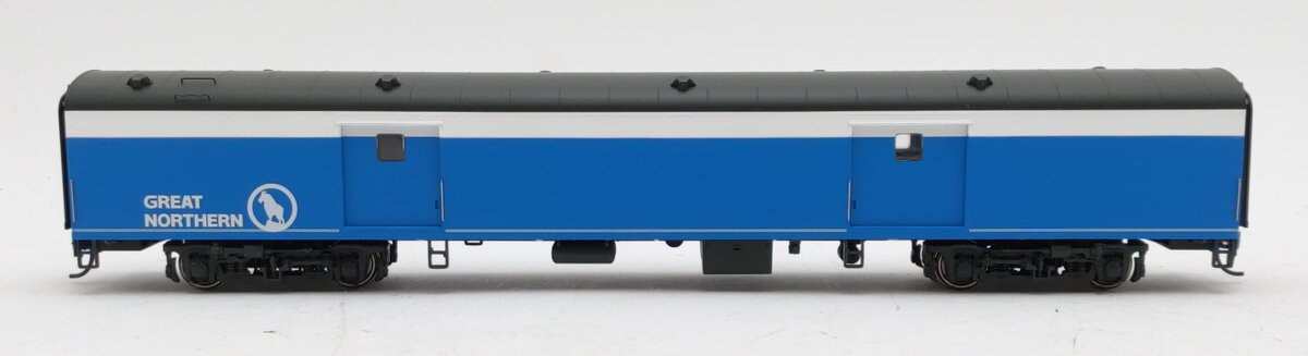 Walthers 932-15053 Great Northern PS 73ft Baggage Passenger Car