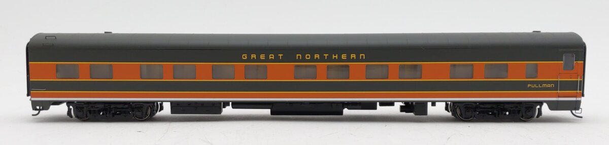 Walthers 932-9401 HO Scale Great Northern Pullman Standard 12 DB Sleeper Car